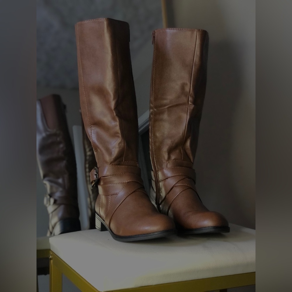 Never shy away from style with the water-resistant LifeStride